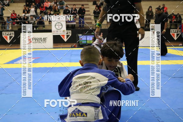 Buy your photos of the eventfight friends on Fotop