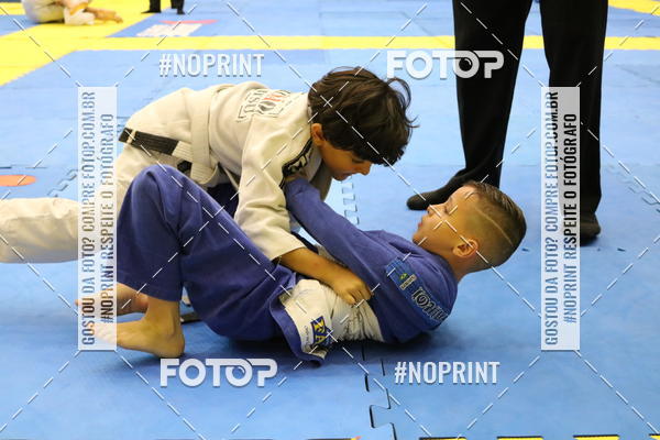 Buy your photos of the eventfight friends on Fotop