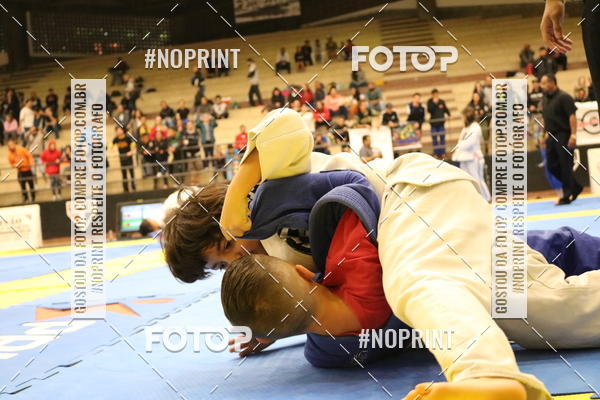 Buy your photos of the eventfight friends on Fotop