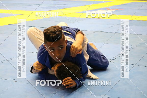 Buy your photos of the eventfight friends on Fotop