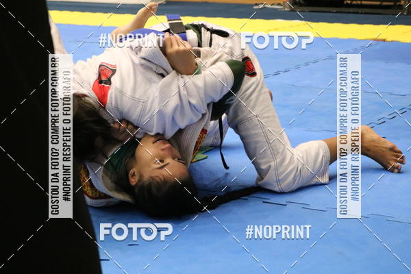 Buy your photos of the eventfight friends on Fotop