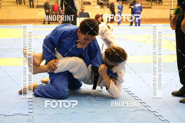 Buy your photos of the eventfight friends on Fotop