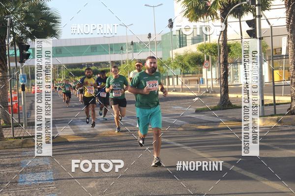 Buy your photos of the eventCORRIDA INDOR PRAIA DE VERO TERESINA SHOPPING on Fotop