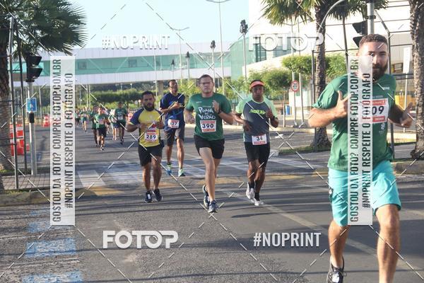 Buy your photos of the eventCORRIDA INDOR PRAIA DE VERO TERESINA SHOPPING on Fotop
