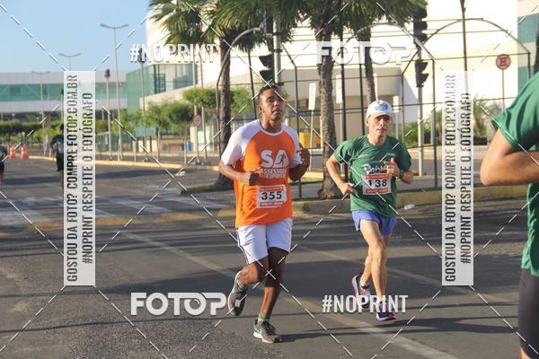 Buy your photos of the eventCORRIDA INDOR PRAIA DE VERO TERESINA SHOPPING on Fotop