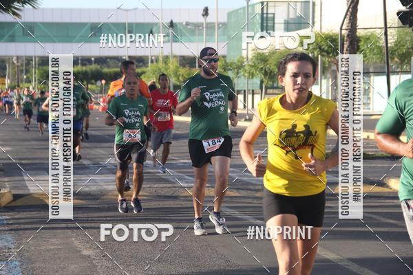 Buy your photos of the eventCORRIDA INDOR PRAIA DE VERO TERESINA SHOPPING on Fotop
