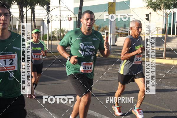 Buy your photos of the eventCORRIDA INDOR PRAIA DE VERO TERESINA SHOPPING on Fotop