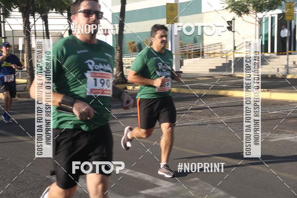 Buy your photos of the eventCORRIDA INDOR PRAIA DE VERO TERESINA SHOPPING on Fotop