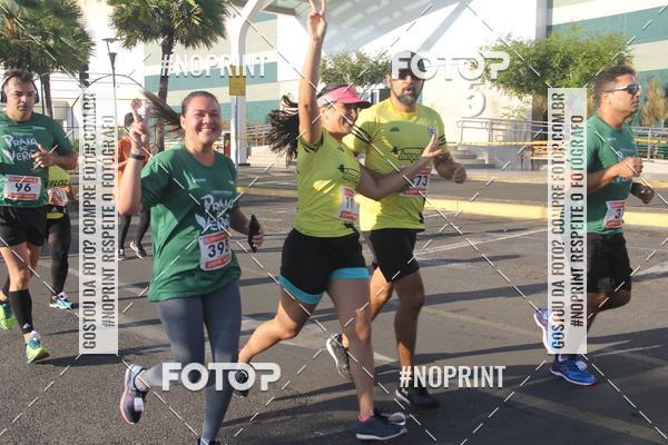 Buy your photos of the eventCORRIDA INDOR PRAIA DE VERO TERESINA SHOPPING on Fotop