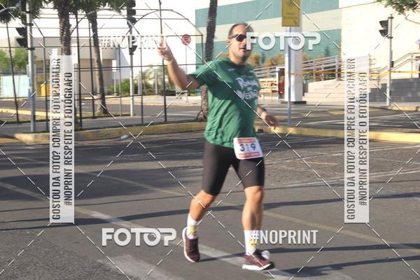 Buy your photos of the eventCORRIDA INDOR PRAIA DE VERO TERESINA SHOPPING on Fotop