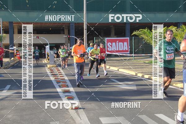 Buy your photos of the eventCORRIDA INDOR PRAIA DE VERO TERESINA SHOPPING on Fotop