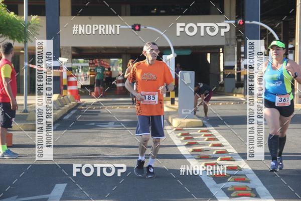 Buy your photos of the eventCORRIDA INDOR PRAIA DE VERO TERESINA SHOPPING on Fotop