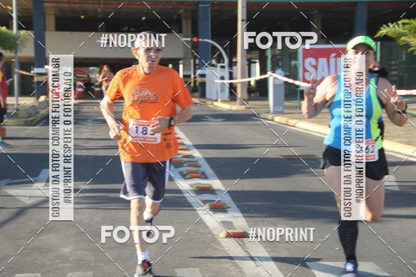 Buy your photos of the eventCORRIDA INDOR PRAIA DE VERO TERESINA SHOPPING on Fotop