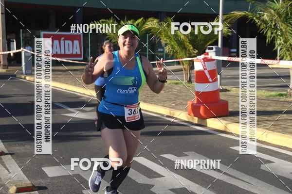 Buy your photos of the eventCORRIDA INDOR PRAIA DE VERO TERESINA SHOPPING on Fotop