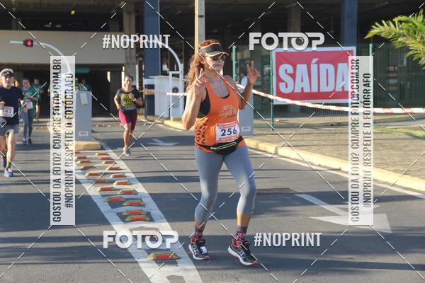 Buy your photos of the eventCORRIDA INDOR PRAIA DE VERO TERESINA SHOPPING on Fotop