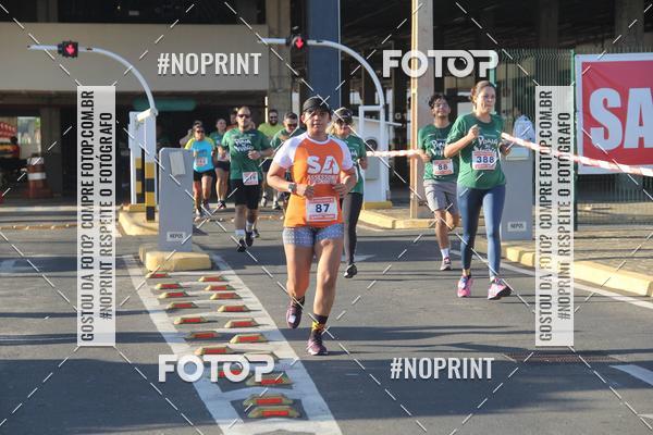 Buy your photos of the eventCORRIDA INDOR PRAIA DE VERO TERESINA SHOPPING on Fotop