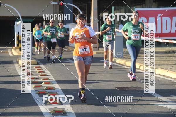 Buy your photos of the eventCORRIDA INDOR PRAIA DE VERO TERESINA SHOPPING on Fotop