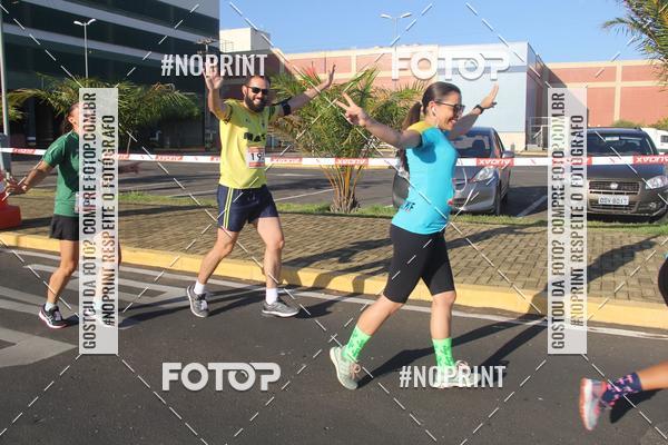 Buy your photos of the eventCORRIDA INDOR PRAIA DE VERO TERESINA SHOPPING on Fotop