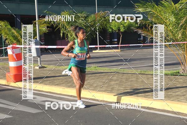 Buy your photos of the eventCORRIDA INDOR PRAIA DE VERO TERESINA SHOPPING on Fotop