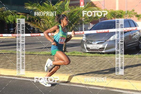 Buy your photos of the eventCORRIDA INDOR PRAIA DE VERO TERESINA SHOPPING on Fotop