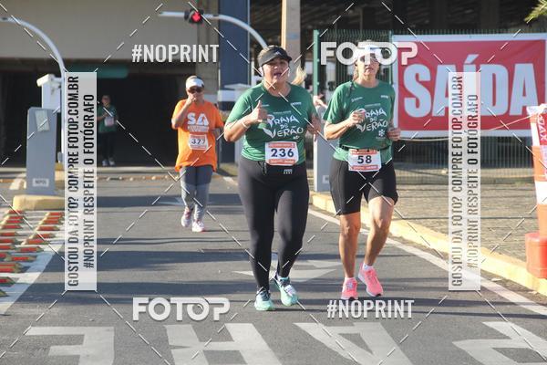 Buy your photos of the eventCORRIDA INDOR PRAIA DE VERO TERESINA SHOPPING on Fotop