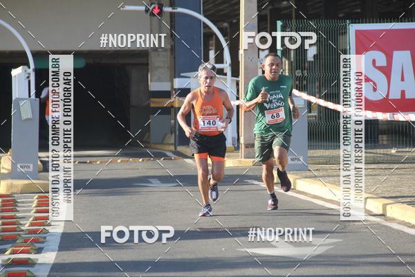 Buy your photos of the eventCORRIDA INDOR PRAIA DE VERO TERESINA SHOPPING on Fotop