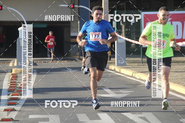 Buy your photos of the eventCORRIDA INDOR PRAIA DE VERO TERESINA SHOPPING on Fotop