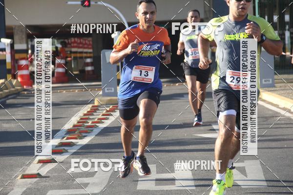 Buy your photos of the eventCORRIDA INDOR PRAIA DE VERO TERESINA SHOPPING on Fotop