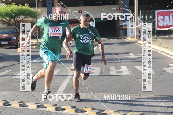Buy your photos of the eventCORRIDA INDOR PRAIA DE VERO TERESINA SHOPPING on Fotop