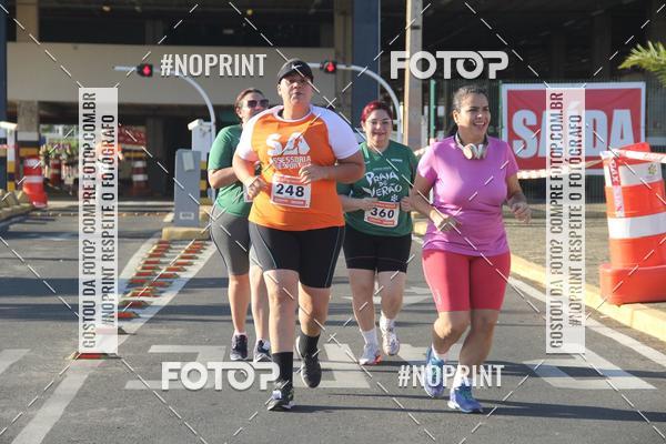 Buy your photos of the eventCORRIDA INDOR PRAIA DE VERO TERESINA SHOPPING on Fotop