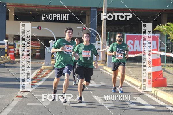 Buy your photos of the eventCORRIDA INDOR PRAIA DE VERO TERESINA SHOPPING on Fotop