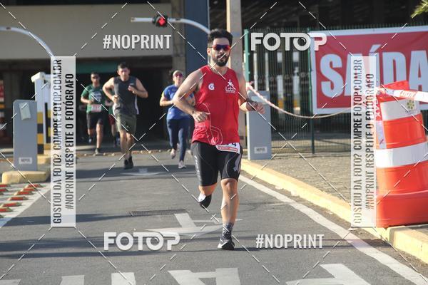 Buy your photos of the eventCORRIDA INDOR PRAIA DE VERO TERESINA SHOPPING on Fotop