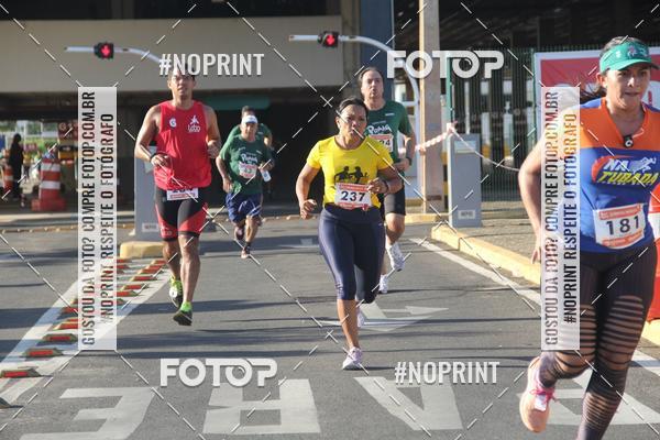 Buy your photos of the eventCORRIDA INDOR PRAIA DE VERO TERESINA SHOPPING on Fotop