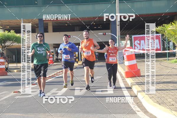Buy your photos of the eventCORRIDA INDOR PRAIA DE VERO TERESINA SHOPPING on Fotop