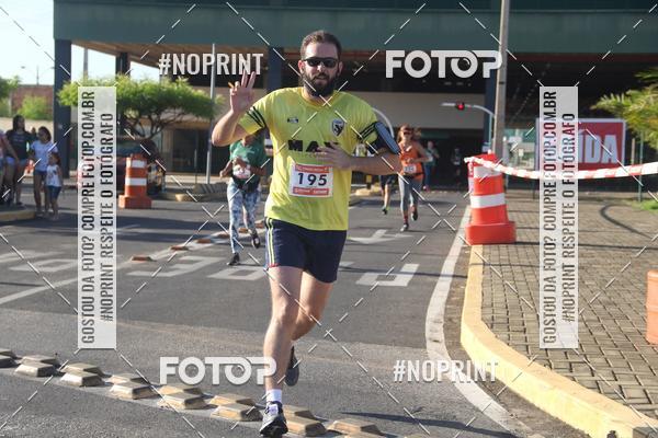 Buy your photos of the eventCORRIDA INDOR PRAIA DE VERO TERESINA SHOPPING on Fotop