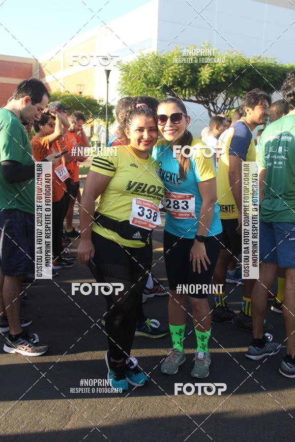Buy your photos of the eventCORRIDA INDOR PRAIA DE VERO TERESINA SHOPPING on Fotop