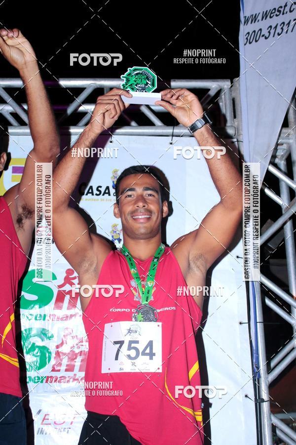 Buy your photos of the eventCircuito Night Run Lagos 2019 - Bzios on Fotop