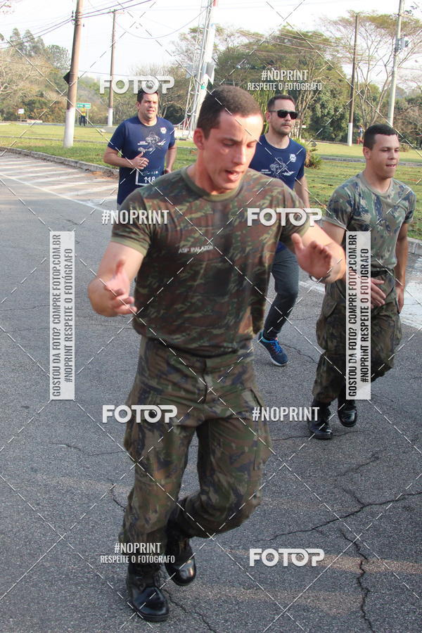 Achetez vos photos de l'vnementCORRIDA SANTOS DUMONT DCTA sur Fotop