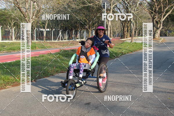 Achetez vos photos de l'vnementCORRIDA SANTOS DUMONT DCTA sur Fotop