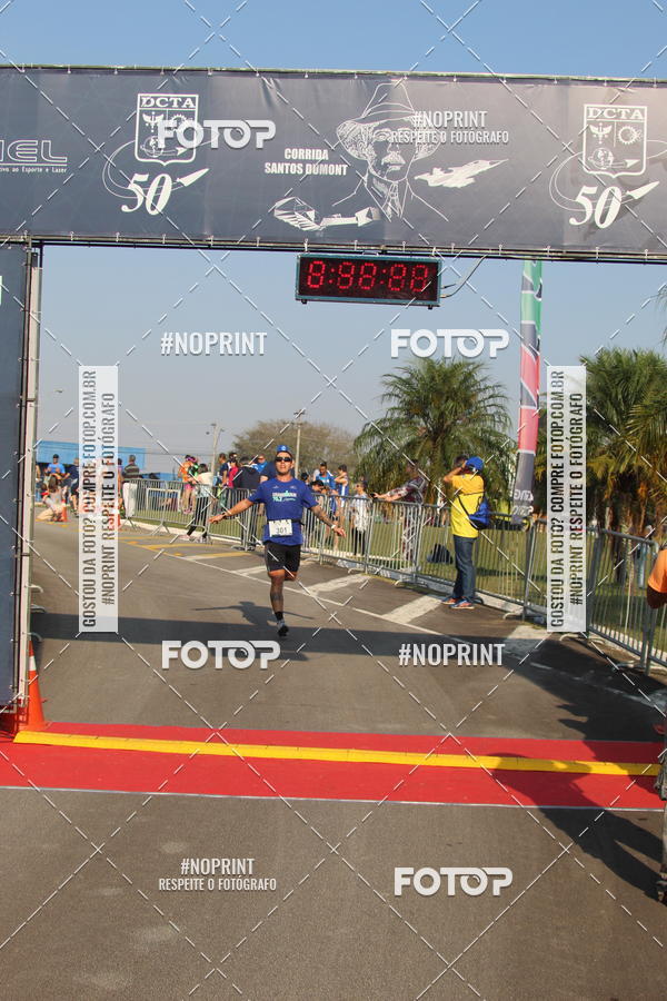 Achetez vos photos de l'vnementCORRIDA SANTOS DUMONT DCTA sur Fotop