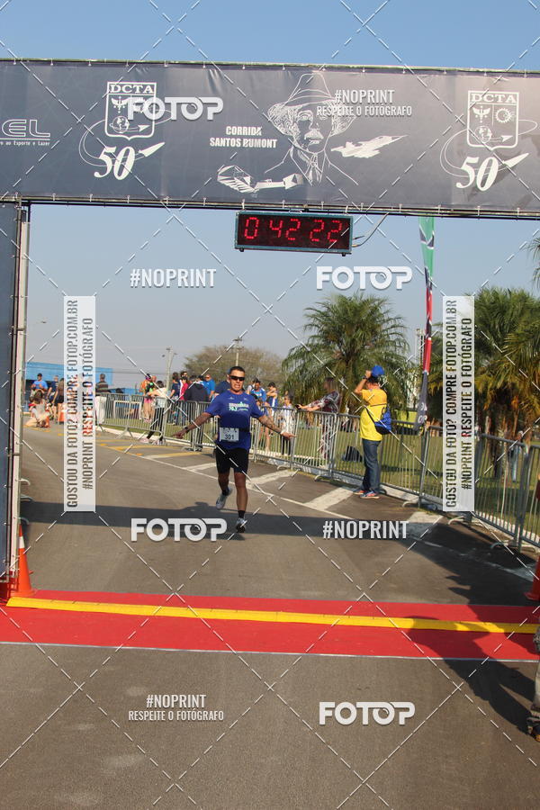 Achetez vos photos de l'vnementCORRIDA SANTOS DUMONT DCTA sur Fotop
