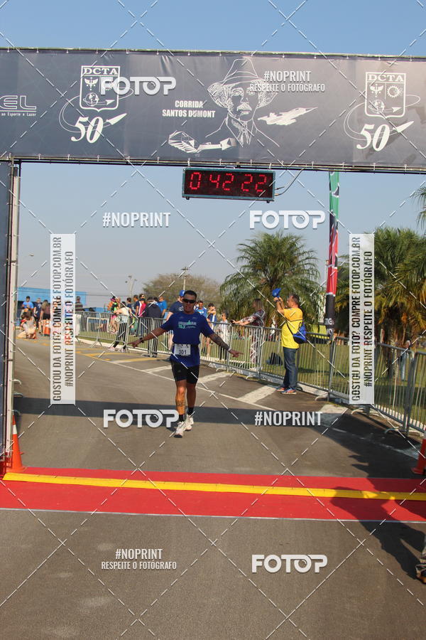 Achetez vos photos de l'vnementCORRIDA SANTOS DUMONT DCTA sur Fotop