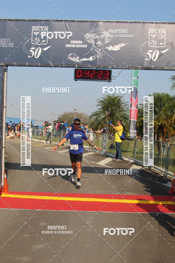 Achetez vos photos de l'vnementCORRIDA SANTOS DUMONT DCTA sur Fotop