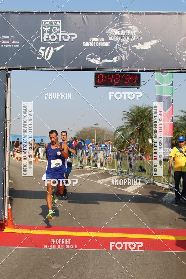 Achetez vos photos de l'vnementCORRIDA SANTOS DUMONT DCTA sur Fotop