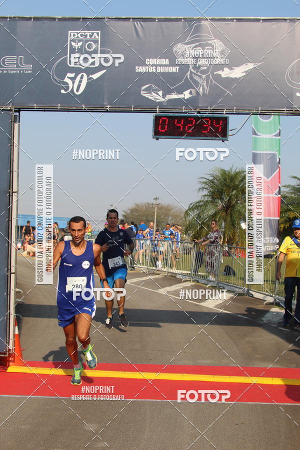 Achetez vos photos de l'vnementCORRIDA SANTOS DUMONT DCTA sur Fotop