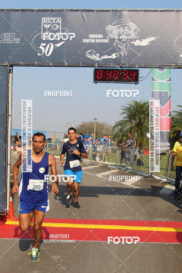 Achetez vos photos de l'vnementCORRIDA SANTOS DUMONT DCTA sur Fotop