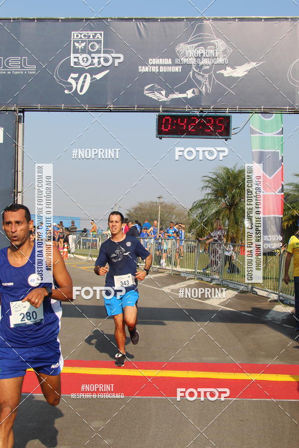 Achetez vos photos de l'vnementCORRIDA SANTOS DUMONT DCTA sur Fotop