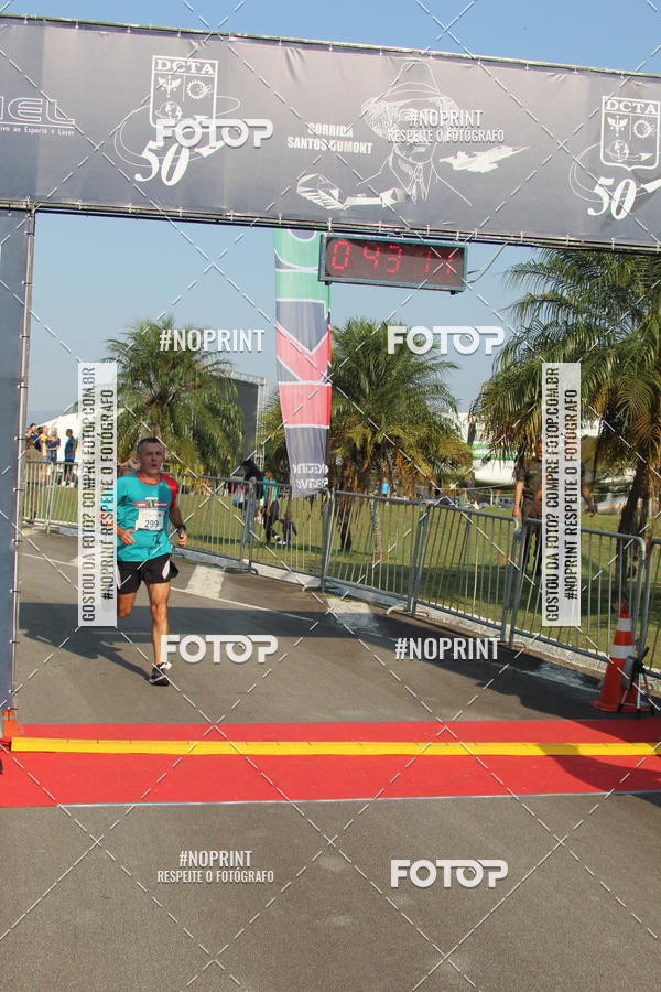 Achetez vos photos de l'vnementCORRIDA SANTOS DUMONT DCTA sur Fotop