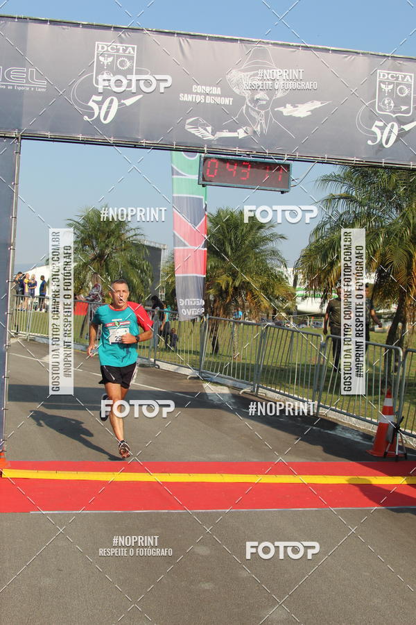 Achetez vos photos de l'vnementCORRIDA SANTOS DUMONT DCTA sur Fotop