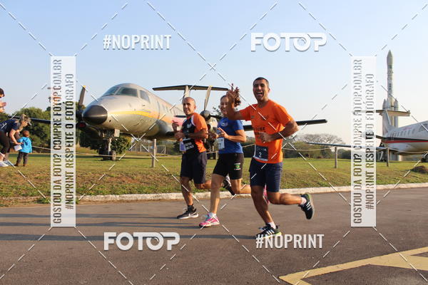 Achetez vos photos de l'vnementCORRIDA SANTOS DUMONT DCTA sur Fotop